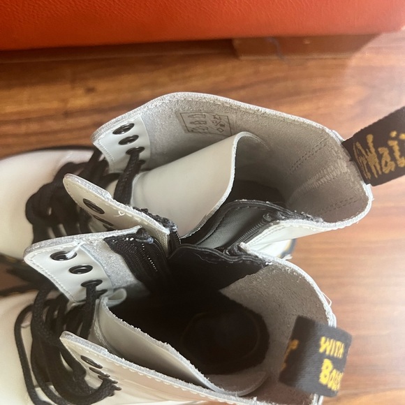 Dr Martens Jadon White Leather Platform Boots Zip Size 6 US M/ 7 US L unisex - Picture 13 of 14